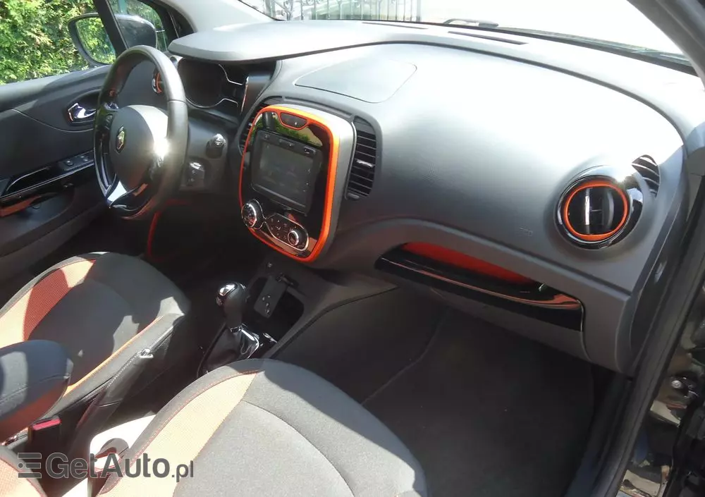 RENAULT Captur ENERGY TCe 120 EDC Intens