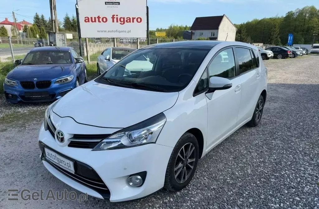 TOYOTA Verso 