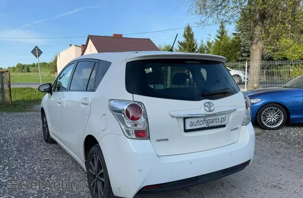 TOYOTA Verso 