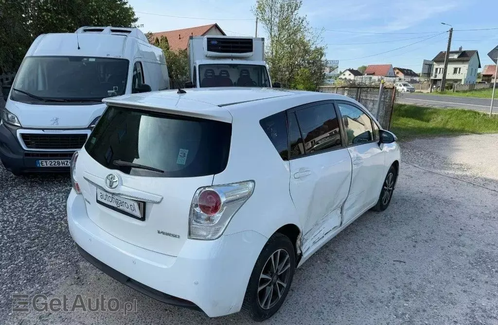 TOYOTA Verso 