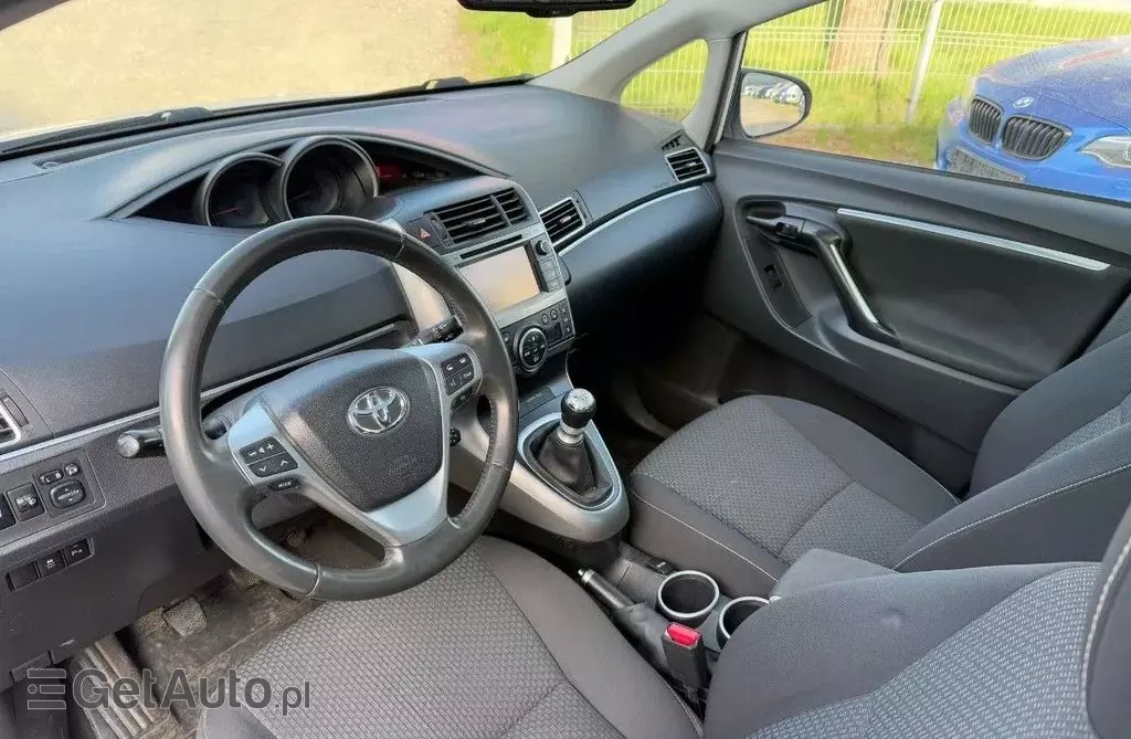TOYOTA Verso 