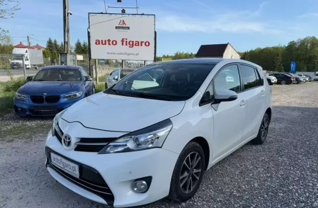 TOYOTA Verso 