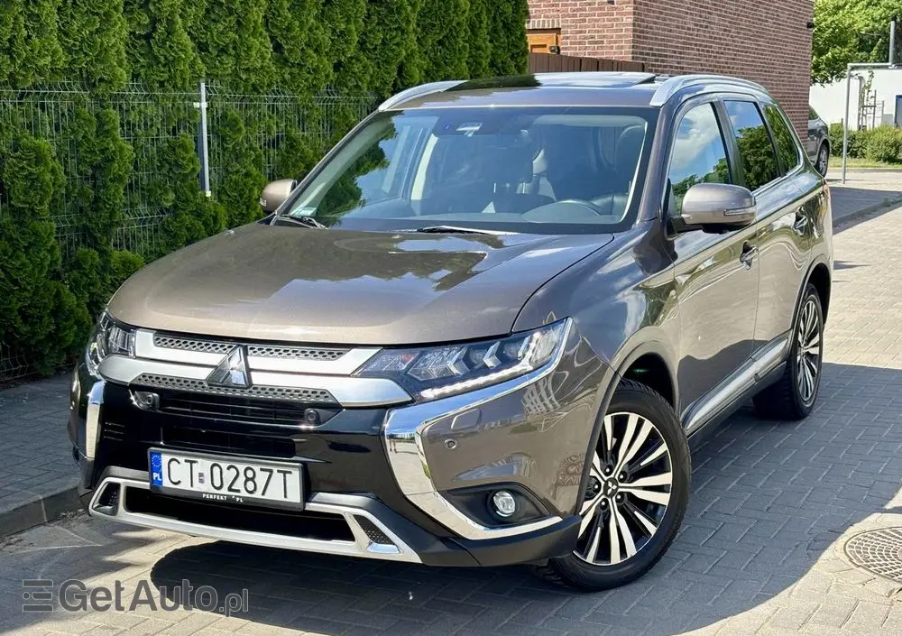 MITSUBISHI Outlander 2.0 Intense + Navi 4WD CVT
