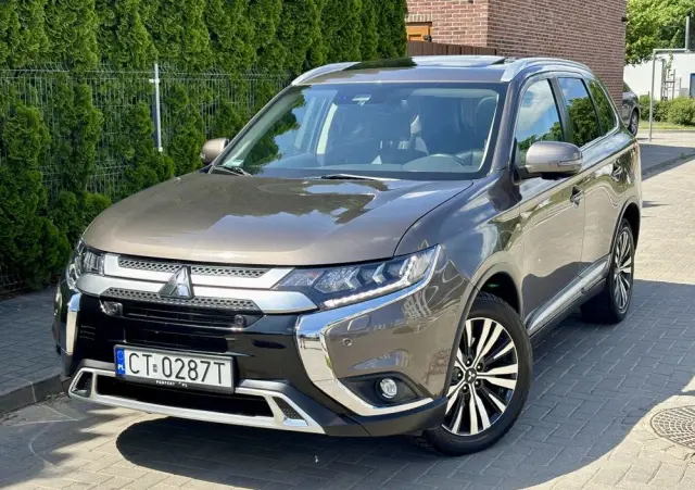 MITSUBISHI Outlander 2.0 Intense + Navi 4WD CVT