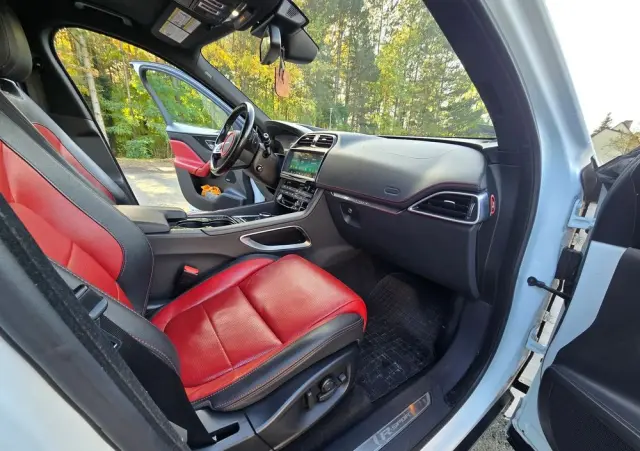 JAGUAR F-Pace 20d AWD R-Sport