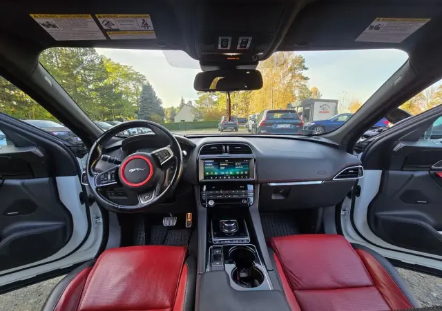 JAGUAR F-Pace 20d AWD R-Sport