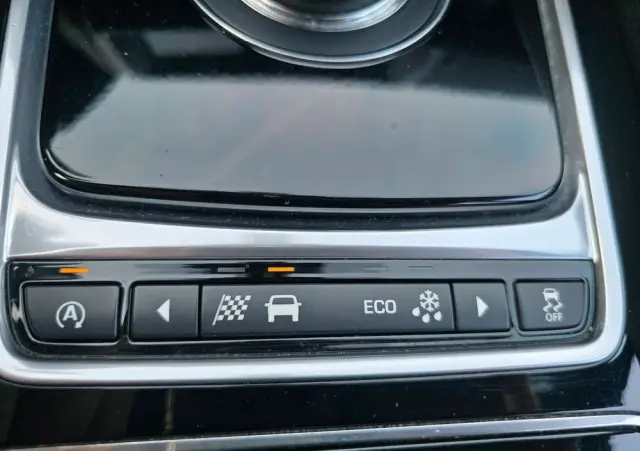 JAGUAR F-Pace 20d AWD R-Sport