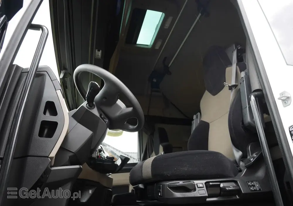 MAN TGX 18.470 / LOW DECK/ MEGA/ WYSOKA KABINA/ STAN IDEALNY 