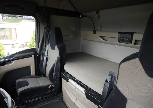 MAN TGX 18.470 / LOW DECK/ MEGA/ WYSOKA KABINA/ STAN IDEALNY 