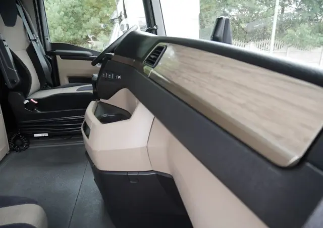 MAN TGX 18.470 / LOW DECK/ MEGA/ WYSOKA KABINA/ STAN IDEALNY 