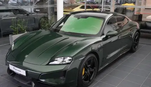 PORSCHE Taycan 