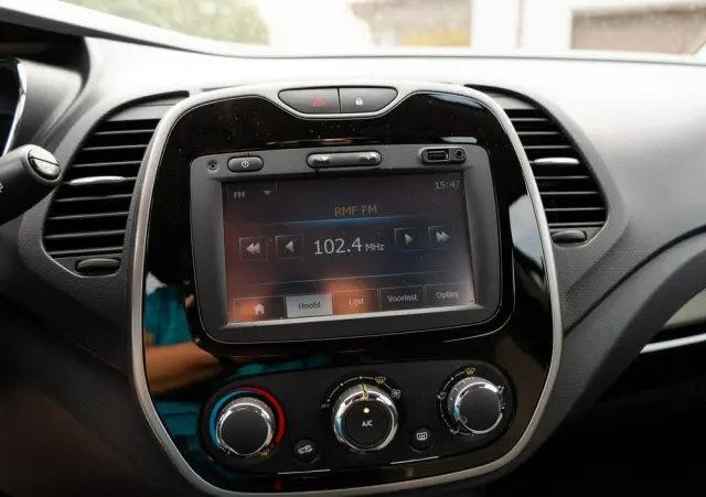 RENAULT Captur 
