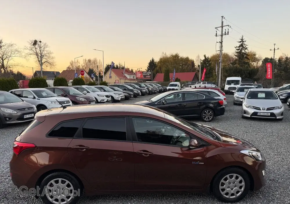 HYUNDAI I30 1.6 CRDi Classic +