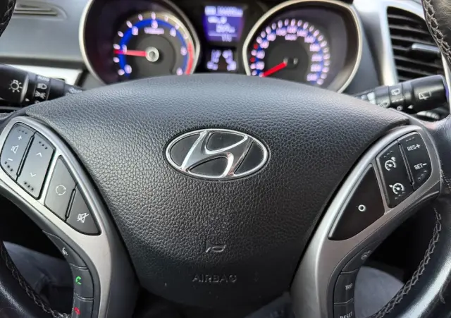 HYUNDAI I30 1.6 CRDi Classic +