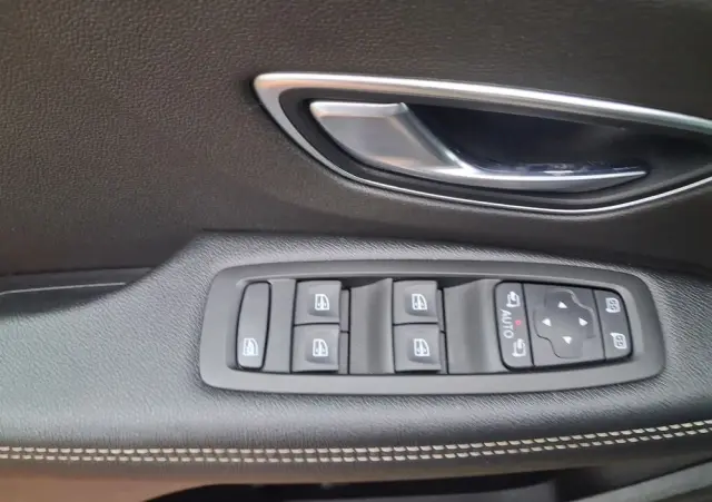 RENAULT Scenic BLUE dCi 120 BUSINESS EDITION