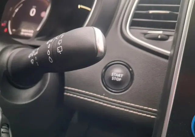 RENAULT Scenic BLUE dCi 120 BUSINESS EDITION