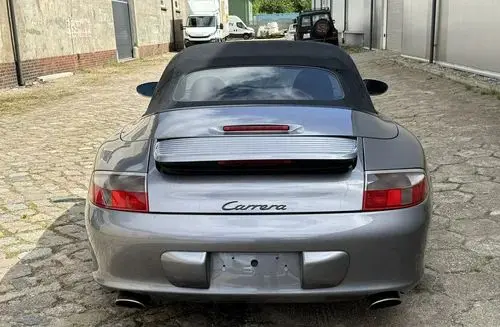 PORSCHE 911 
