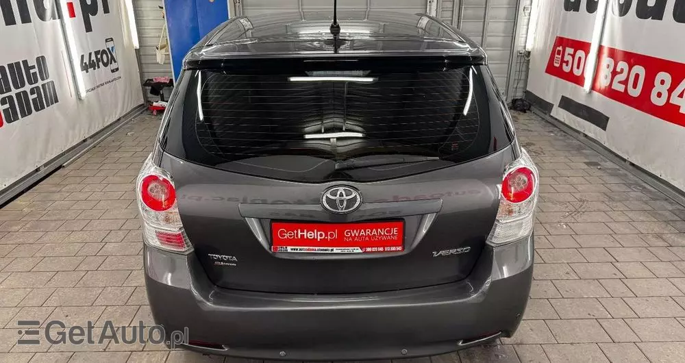 TOYOTA Verso 