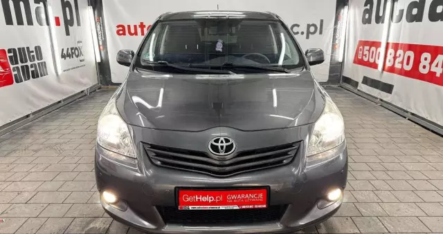 TOYOTA Verso 