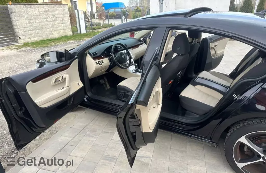 VOLKSWAGEN Passat CC 