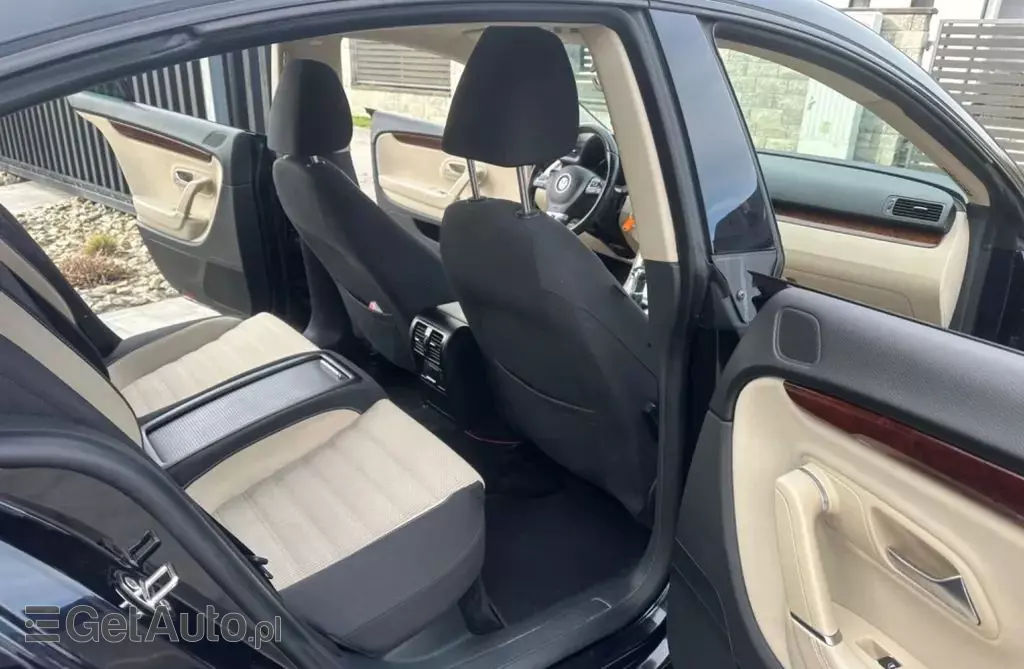 VOLKSWAGEN Passat CC 