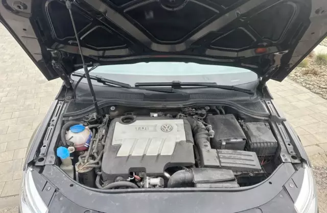 VOLKSWAGEN Passat CC 
