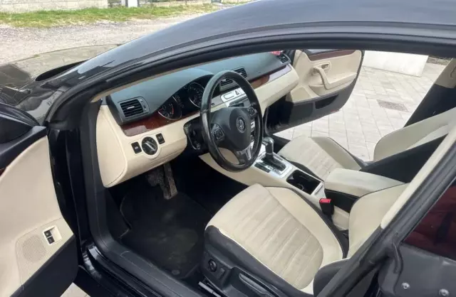 VOLKSWAGEN Passat CC 