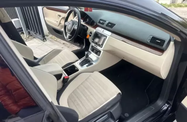VOLKSWAGEN Passat CC 