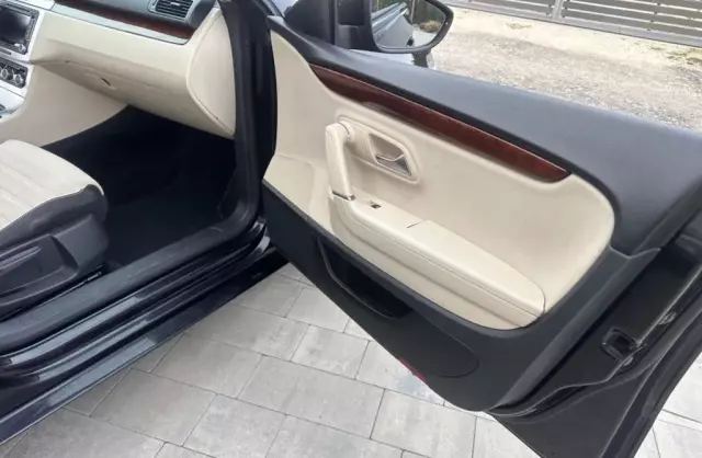 VOLKSWAGEN Passat CC 