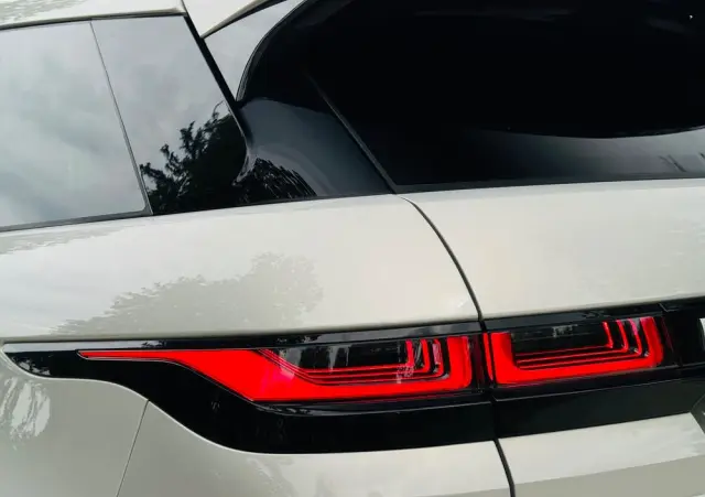 LAND ROVER Range Rover Evoque D150 R-Dynamic S