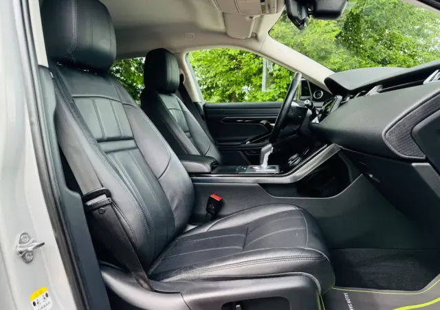 LAND ROVER Range Rover Evoque D150 R-Dynamic S