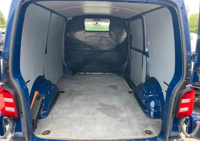 VOLKSWAGEN TRANSPORTER 