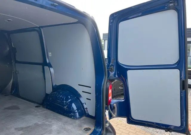 VOLKSWAGEN TRANSPORTER 