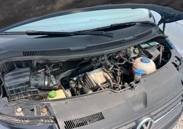 VOLKSWAGEN TRANSPORTER 