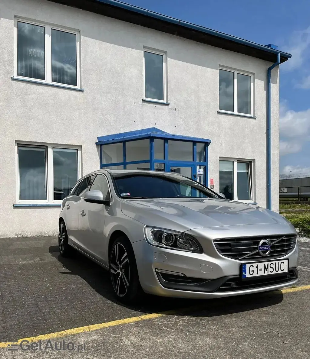 VOLVO V60 