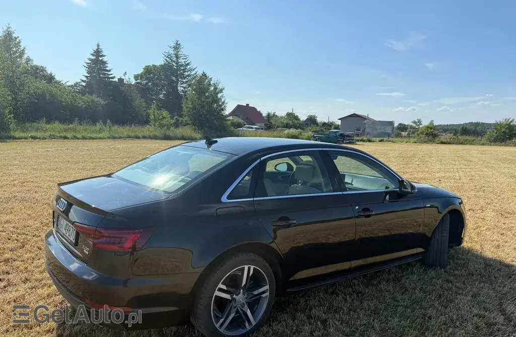 AUDI A4 
