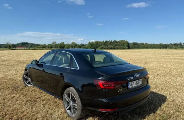 AUDI A4 