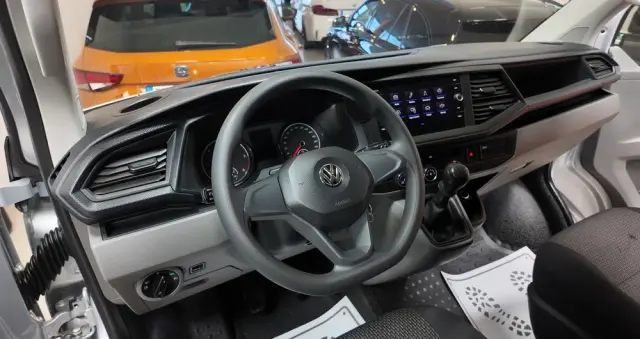 VOLKSWAGEN Transporter 