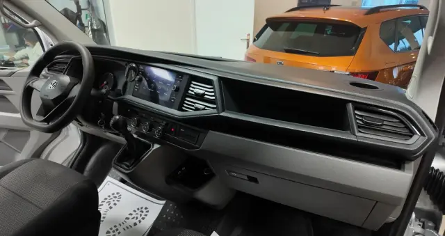 VOLKSWAGEN Transporter 