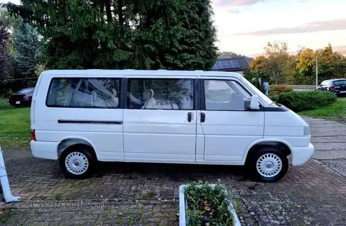VOLKSWAGEN Caravelle 