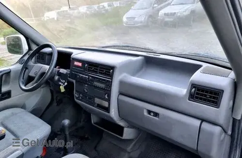 VOLKSWAGEN Caravelle 