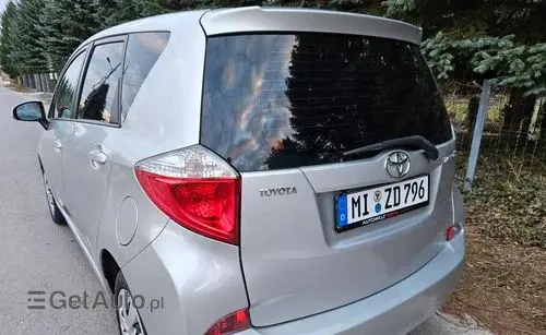 TOYOTA Verso-S 