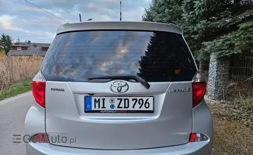 TOYOTA Verso-S 