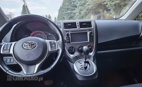 TOYOTA Verso-S 