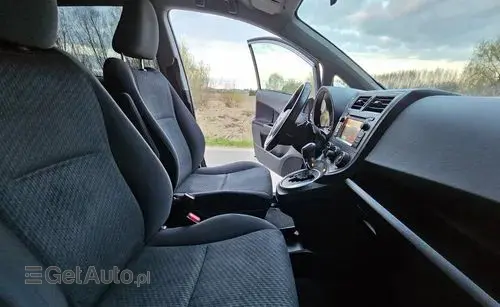 TOYOTA Verso-S 