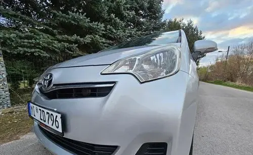 TOYOTA Verso-S 