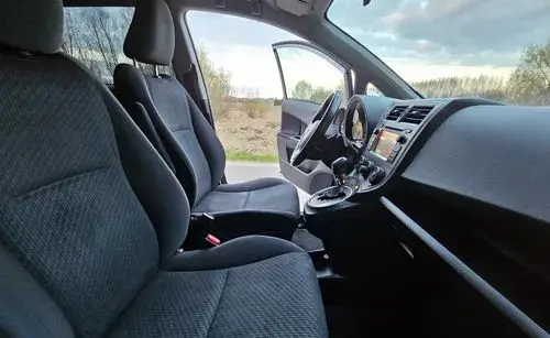 TOYOTA Verso-S 