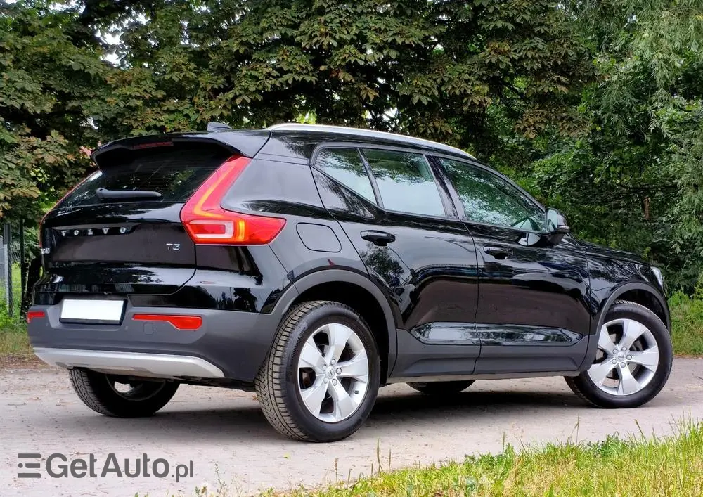 VOLVO XC 40 T3 Geartronic Momentum Pro