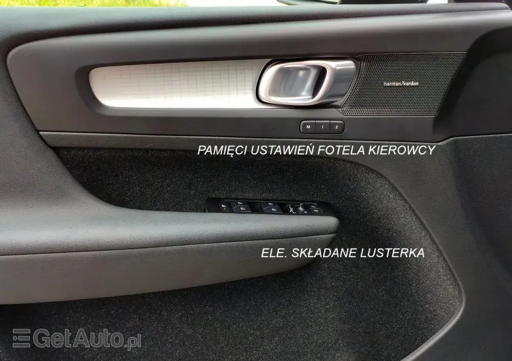 VOLVO XC 40 T3 Geartronic Momentum Pro