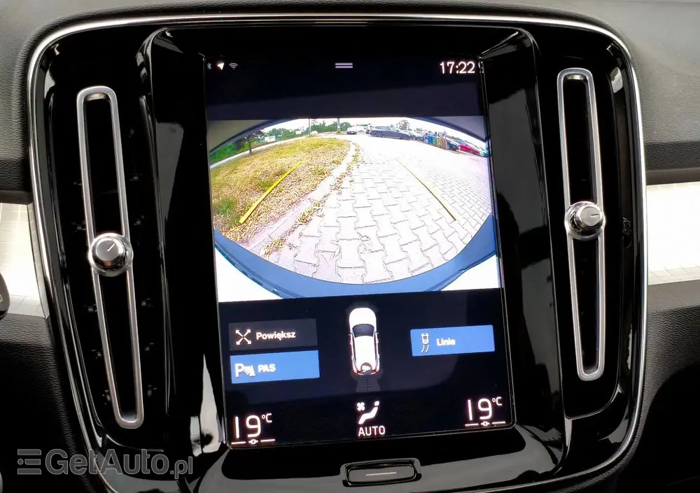 VOLVO XC 40 T3 Geartronic Momentum Pro